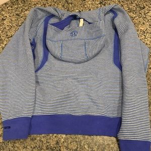 Lululemon Men’s Sweater XL
